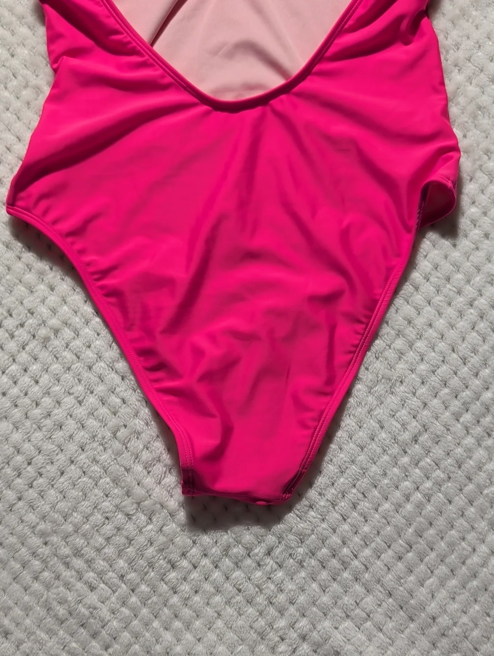 Cupshe V-Neck Crisscross Back One Piece Swimsuit